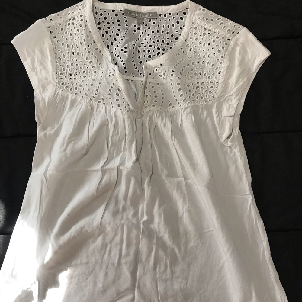 White spring top